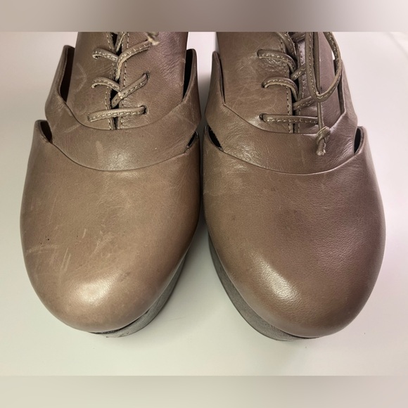 Schultz Taupe Cut Out Wooden Wedge Platform Lace Up Shoes Size 8.5B Boho Mod - Picture 8 of 16